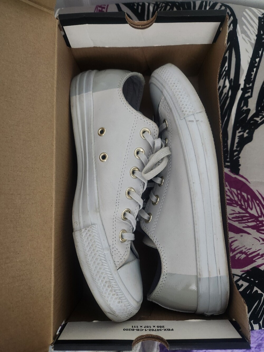 Converse White Low-Top Sneakers with Gold Eyelets - Picture 8 of 8